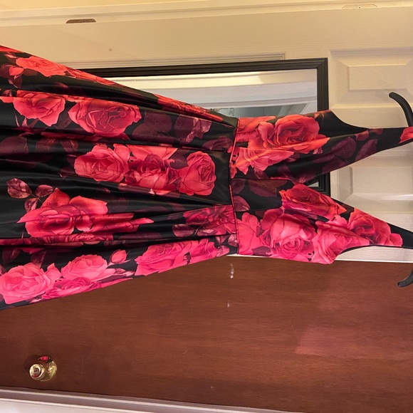 Satin Floral V-Neck Ball Gown - Picture 3 of 7